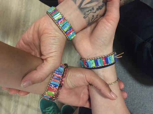 Kundenbewertung mit Foto zu JASPIS 7 CHAKRA ARMBAND