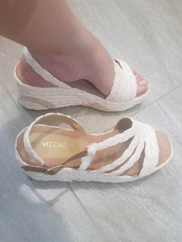 Customer photo review of Plataforma Daiana Beige