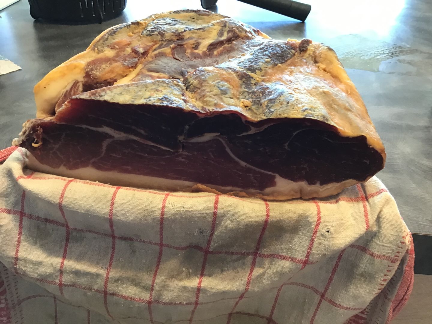 Customer photo review of Jambon de Mangalitza 30 mois (demi pièce)