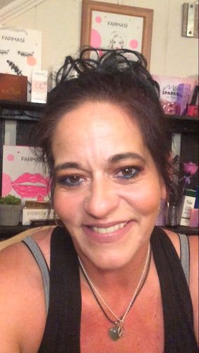 Customer photo review of JuvaBun Messy Bun