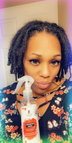 Customer photo review of Entire Peculiar Roots Locs & Natural Hair Box