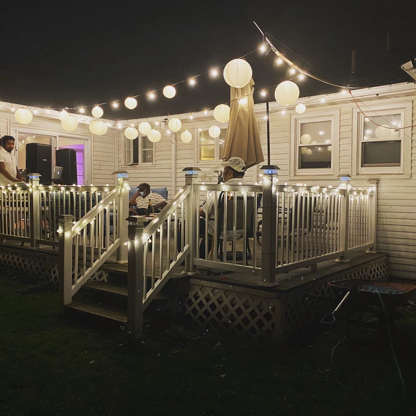 Customer photo review of Ultimate 20pc Ivory Paper Lantern Party Pack - Assorted Sizes of 6, 8, 10, 12 for Weddings, Birthday, Events and Decor