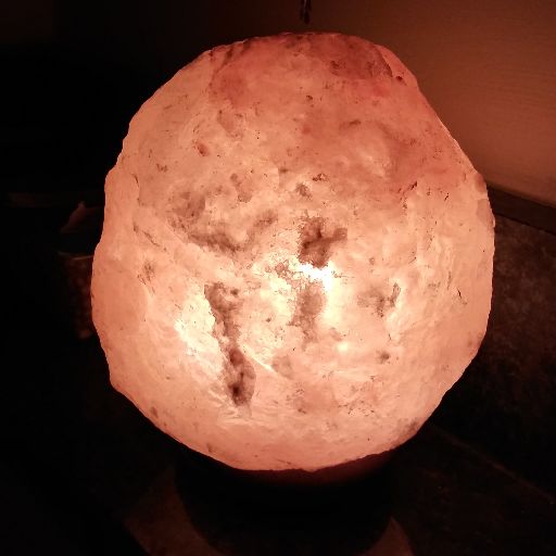 Customer photo review of Replacement Bulb for Himalayan Salt Lamps (15 Watt)