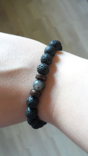 Customer photo review of Vulkanstein Armband