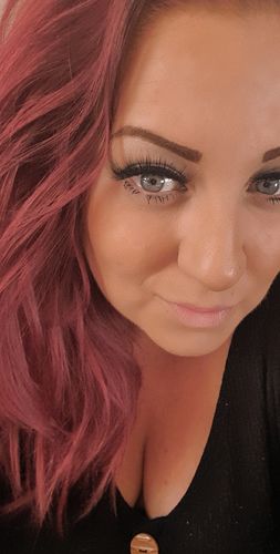 Customer photo review of Ruby Magnetic Eyelashes and Eyeliner Kit
