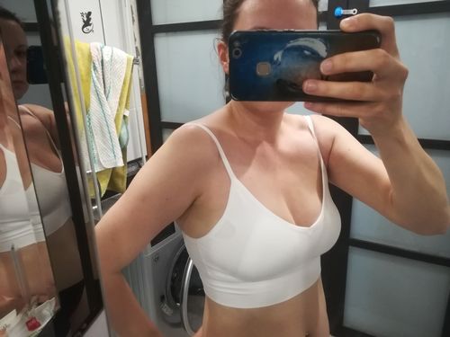 Customer photo review of Ultimate Versatile Seamless Bra/Bralette