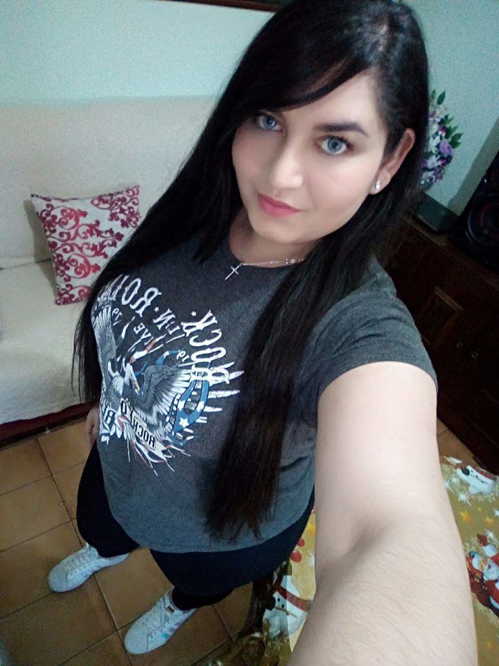 Customer photo review of Pro Crystal Gray Prescription Colored Contact Lenses