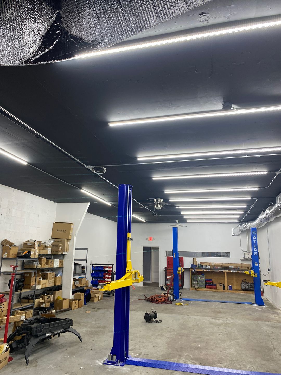 Customer photo review of Linkable LED Shop Lights, T8 8ft V Shape LED Tube Light 60W Integrated 6500K Clear, ETL Certification