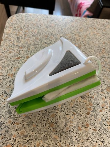 Customer photo review of Magnetic Window Glass Cleaner