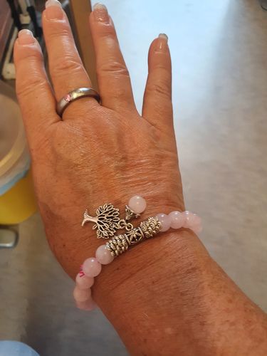Customer photo review of Lebensbaumarmband aus rosa Quarzglas