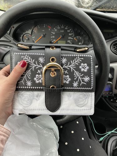 Customer photo review of Floral Embroidery Crossbody Bag