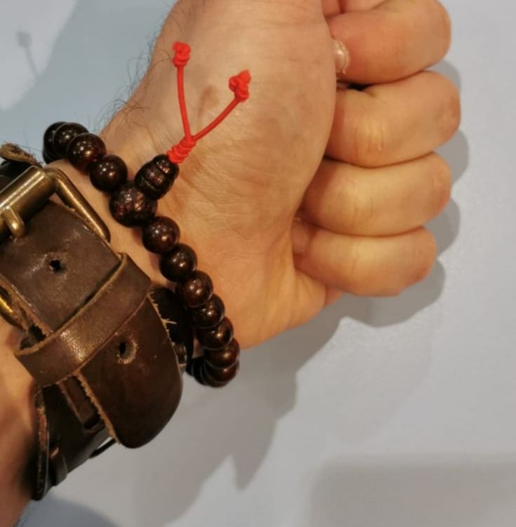Customer photo review of Bracelet Tibétain | Bois de Santal Rouge | 8mm