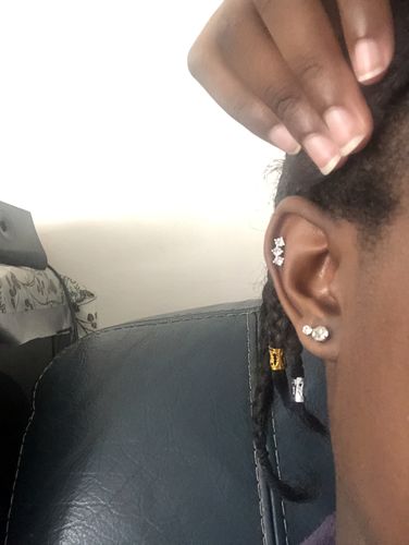 Customer photo review of Piercing Helix  Luxe