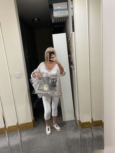 Customer photo review of Davina White 3/4 Jeans