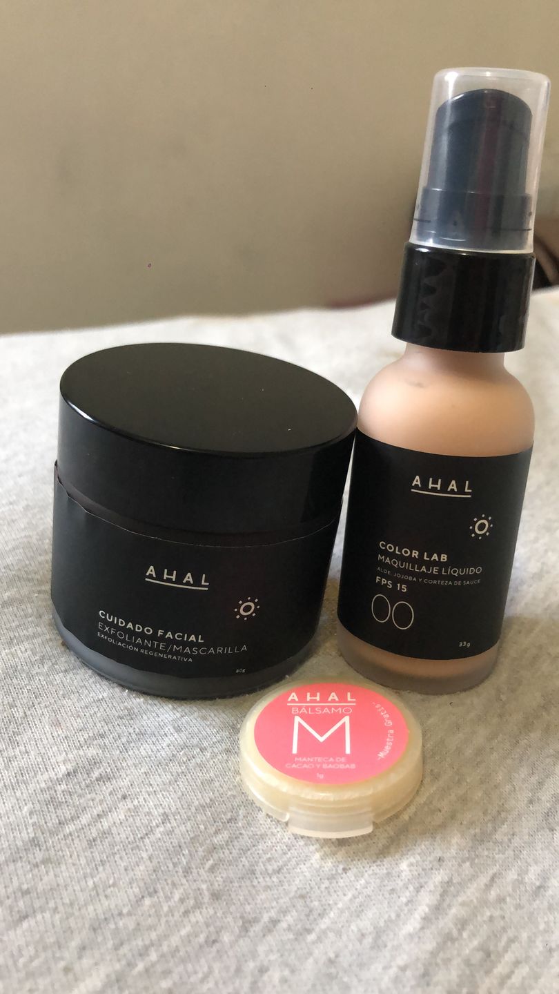 Customer photo review of Exfoliante / Mascarilla Facial de Tepezcohuite y 5 arcillas