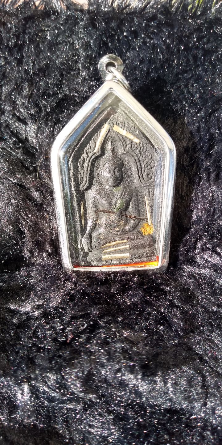 Customer photo review of Amulette de charme Phra Khunpen Dam Pim Khamakan - Très Vénérable LP Koon.