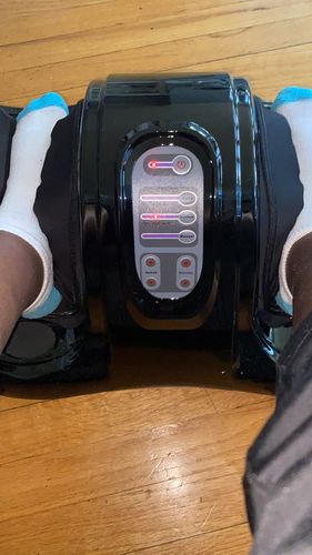 Customer photo review of MedicPure Therapeutic Shiatsu Premium Foot Massage