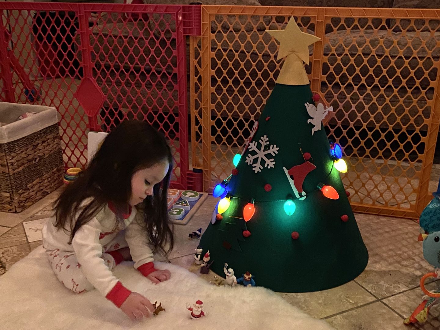 Customer photo review of Sheepskin Rug for Babies, 100% Natural, Shorn Lambskin Wool, 2 x 3 Feet, Ivory
