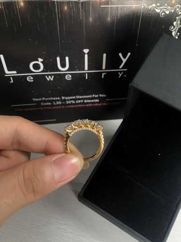 Customer photo review of Louilyjewelry Yellow Gold Round Cut Five Stone Wedding Band In Sterling Silver