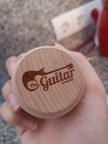 Customer photo review of Wooden Round Box With Guitar Zone Logo
