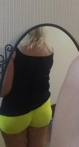 Customer photo review of GYMKARTEL® ANTI-CELLULITE AND PUSH UP SHORTS - YELLOW