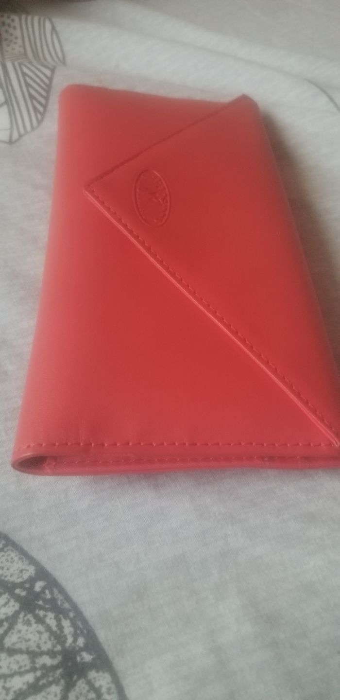 Customer photo review of Leather Slimvelope Coral Pink