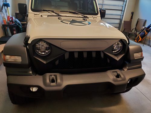 Customer photo review of Demon Grille w/ Mesh - Matte Black(18-20 Jeep Wrangler JL & Gladiator)