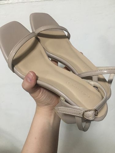 Customer photo review of Pria Lt. Taupe