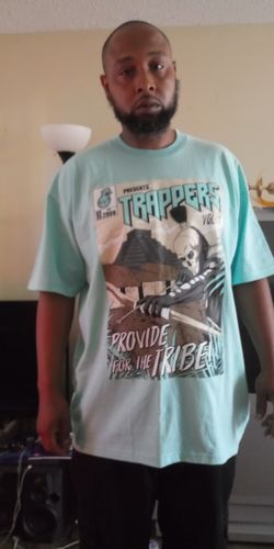 Customer photo review of Trappers Comic Vol 1 - Island Green T-Shirt