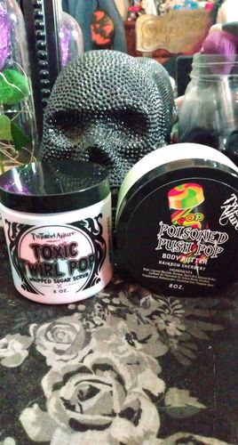 Customer photo review of Toxic Twirl Pop Sugar Scrub