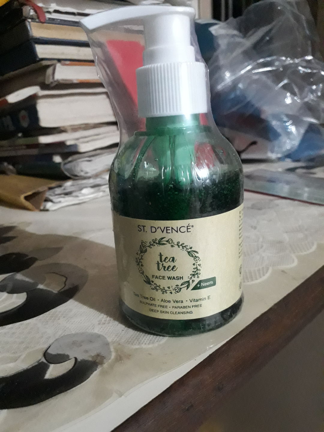 Customer photo review of Tea Tree Oil Face Wash with Neem & Aloe Vera, 150ml