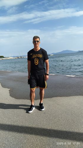 Customer photo review of SHORT LAKERS MPLS