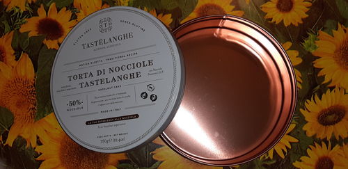 Customer photo review of Torta di Nocciole Tastëlanghe + Crema di Nocciole + Confezione Nocciola "Tostata"