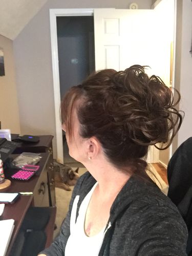 Customer photo review of JuvaBun Messy Bun