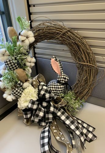 Customer photo review of 16" Grapevine Wreath - Round