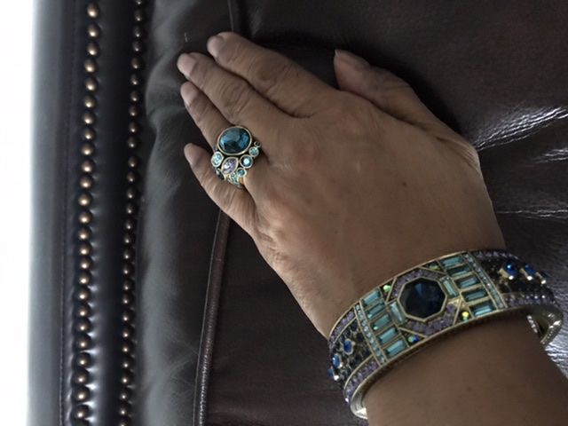 Customer photo review of HEIDI DAUS® "Vintage Classic" Crystal Deco Ring