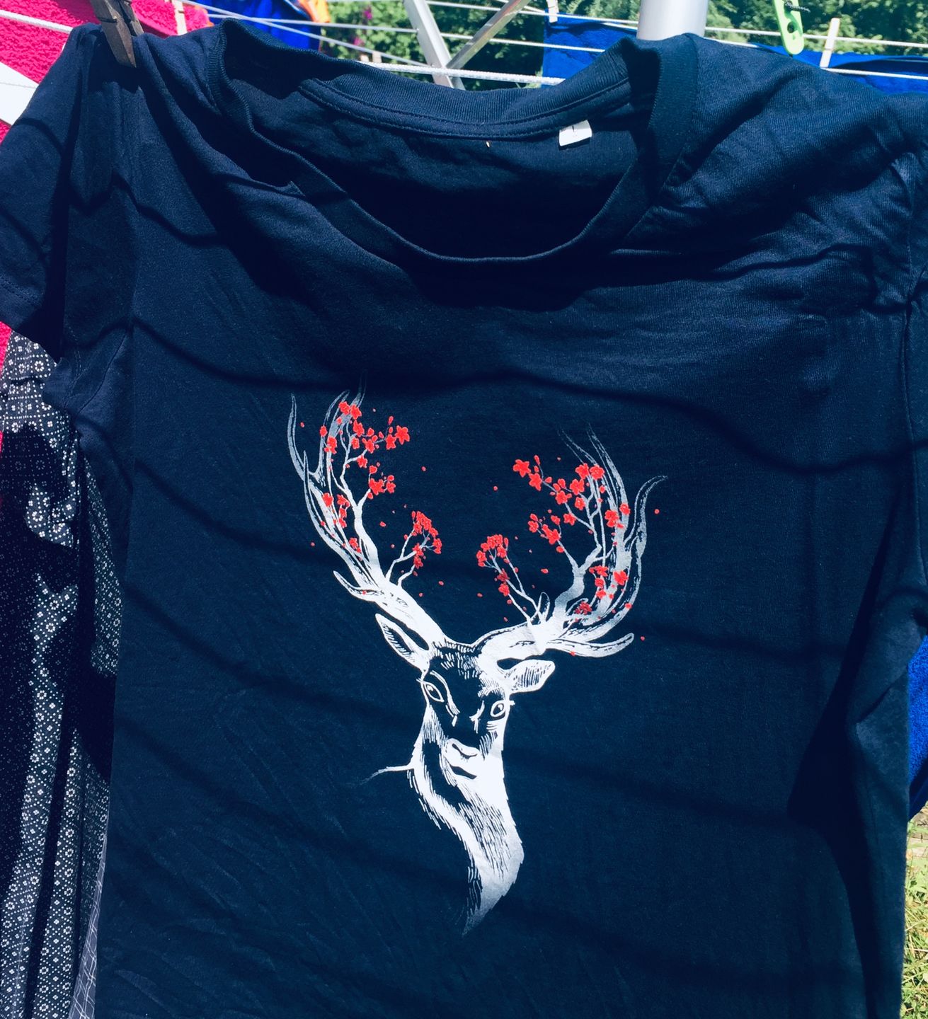 Customer photo review of HIRSCH BLÜTEN - Bio Damen Shirt