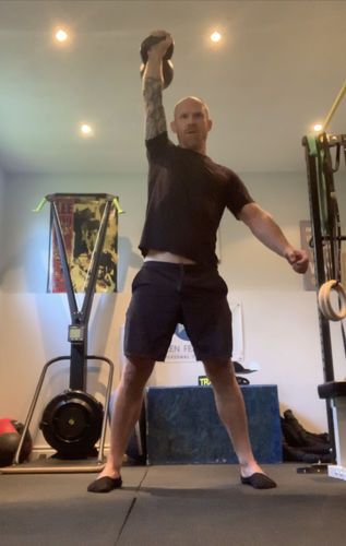 Customer photo review of 22kg / 48lbs E-coated Cast Iron Kettlebell
