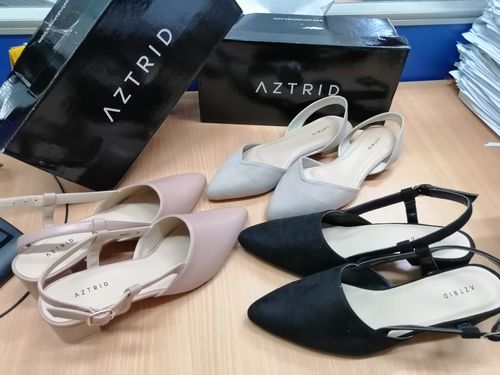 Customer photo review of Scarlet Black