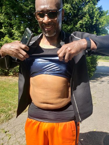 Customer photo review of Men's Heat-Trapping Sweat Vest
