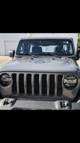 Customer photo review of Grille Inserts - Matte Black (18-19 Jeep Wrangler JL)