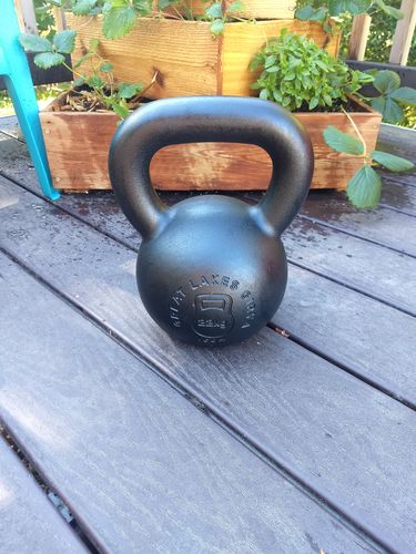 Customer photo review of 22kg / 48lbs E-coated Cast Iron Kettlebell