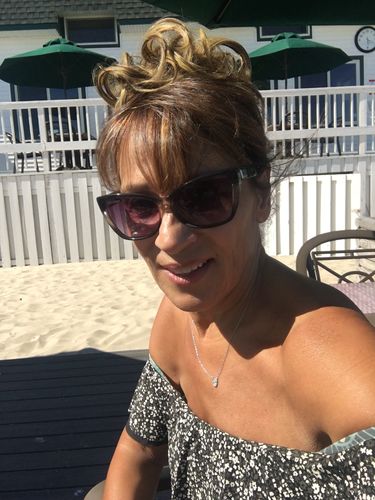 Customer photo review of JuvaBun Messy Bun