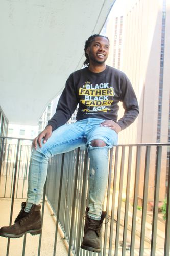 Customer photo review of Father Leader King - Unisex Heavy Blend™ Crewneck Sweatshirt