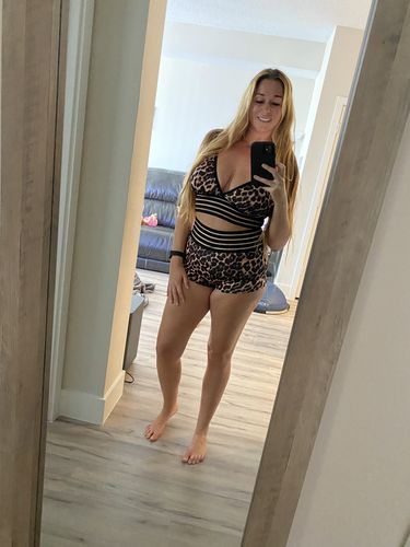 Customer photo review of Lia's Mesh Workout Set