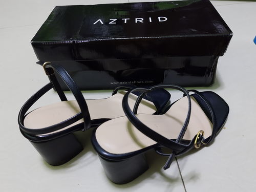 Customer photo review of Pria Black