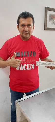 Customer photo review of Playera "Macizo" Hombre Roja - Charristics