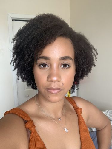Customer photo review of Curly Hair Wash and Go System with Organic Jojoba Oil for Moisturizing Hair with Lavender Fragrance (Step 1 - 4)