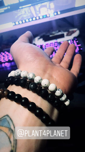 Customer photo review of Zedernholz Armband