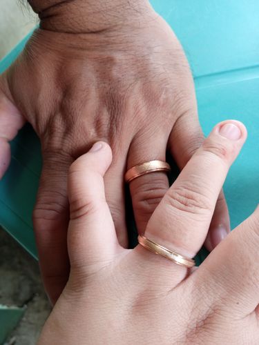 Customer photo review of Miniatura Italia Two Tone Wedding Rings